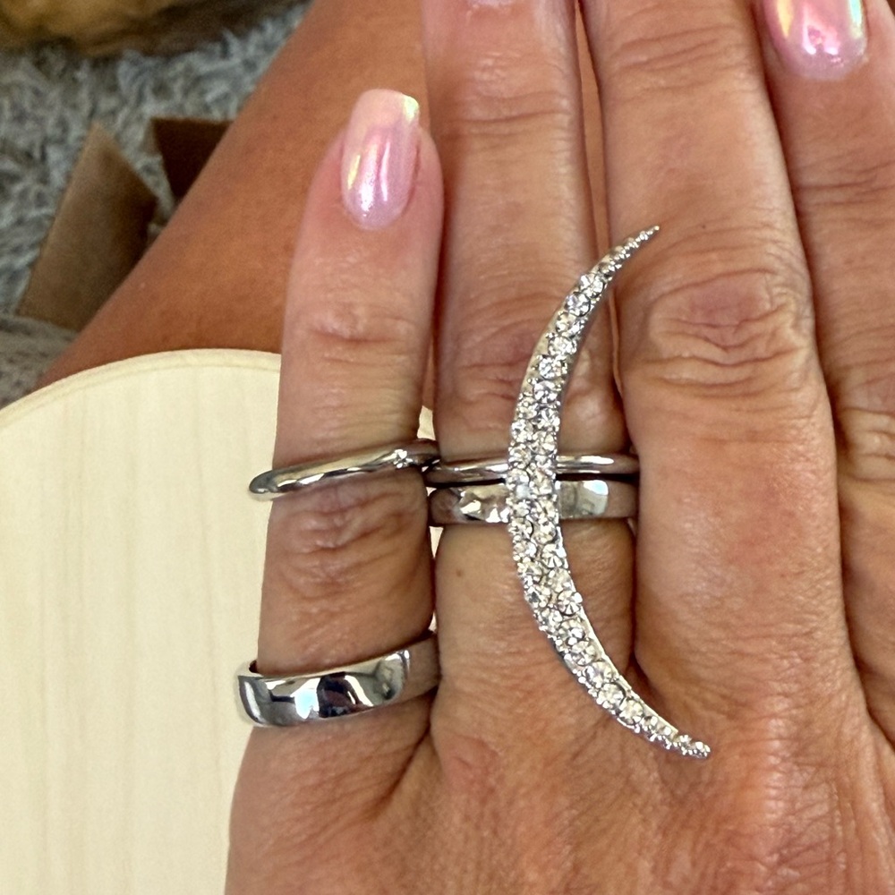 Elegant Silver Crescent Ring